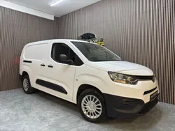 Vit Begagnad 2021 Toyota Proace City Van | 209 900 kr (Marknadspris)