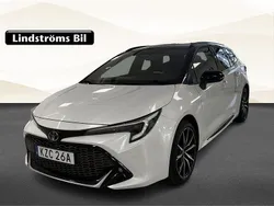 Vit Begagnad 2023 Toyota Corolla Sport Kombi | 339 900 kr (Marknadspris)