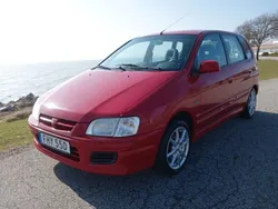 Röd Begagnad 2001 Mitsubishi Space Star Halvkombi | 22 500 kr (Marknadspris)