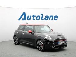 Svart (midnight black metallic) Begagnad 2015 Mini John Cooper Works Chili Halvkombi | 189 900 kr (Marknadspris)