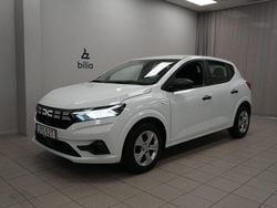 Vit Begagnad 2023 Dacia Sandero Essentiel Halvkombi | 129 900 kr (Bra pris)