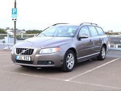 Grå samma som bilen Begagnad 2009 Volvo V70 Momentum Kombi | 69 900 kr (Marknadspris)