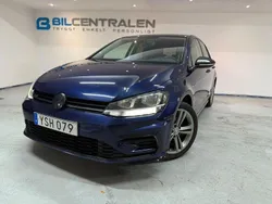 Mörkblå Begagnad 2017 VW Golf VII R-line Halvkombi | 119 900 kr (Marknadspris)