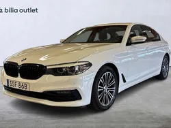 Vit Begagnad 2019 BMW 520 Sport Line Sedan | 284 900 kr (Superpris)
