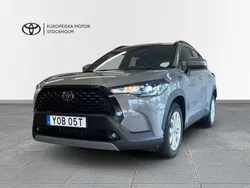 Grå Begagnad 2024 Toyota Corolla Cross Active SUV | 369 900 kr (Marknadspris)