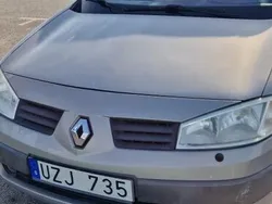 Grå Begagnad 2004 Renault Mégane GrandTour Kombi | 17 000 kr (Dyr)