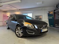Svart Begagnad 2012 Volvo V60 Momentum Kombi | 79 900 kr (Marknadspris)
