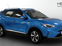 Blå Begagnad 2022 MG ZS Comfort Halvkombi | 234 900 kr (Marknadspris)