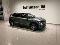 Grå Begagnad 2023 Renault Mégane Techno Halvkombi | 309 500 kr (Marknadspris)