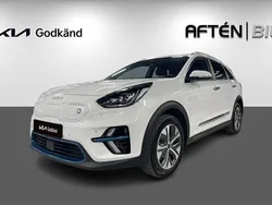 Vit (snow white pearl metallic) Begagnad 2022 Kia e-Niro 2 SUV | 289 800 kr (Marknadspris)