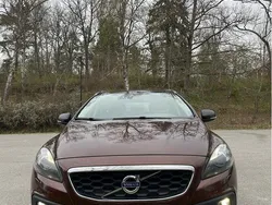 Brun Begagnad 2016 Volvo V40 CC Momentum Kombi | 139 500 kr (Marknadspris)