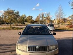 Brun Begagnad 2006 Skoda Fabia Halvkombi | 22 900 kr (Marknadspris)