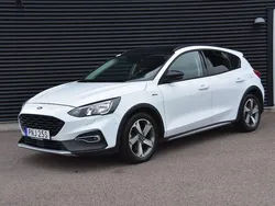 Vit Begagnad 2019 Ford Focus Active Halvkombi | 174 900 kr (Marknadspris)