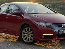 Röd Begagnad 2012 Honda Civic Sport Halvkombi | 87 000 kr (Marknadspris)