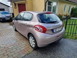 Grå Begagnad 2013 Peugeot 208 Halvkombi | 44 900 kr (Marknadspris)