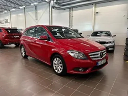 Röd Begagnad 2013 Mercedes B180 Minibuss | 114 900 kr (Marknadspris)