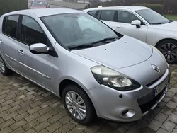 Silver Begagnad 2010 Renault Clio II Halvkombi | 46 900 kr (Marknadspris)