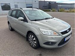 Grå Begagnad 2010 Ford Focus Platinum Kombi | 24 000 kr (Bra pris)