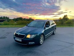 Blå Begagnad 2012 Skoda Superb Elegance Kombi | 39 900 kr (Marknadspris)