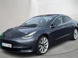 Grå Begagnad 2019 Tesla Model 3 Sedan | 238 000 kr (Marknadspris)