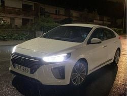 Vit Begagnad 2017 Hyundai Ioniq Eco Sedan | 160 000 kr (Marknadspris)