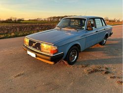Begagnad 1981 Volvo 240 Sedan | 35 000 kr