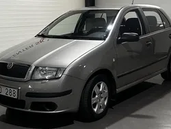 Ljusbrun Begagnad 2006 Skoda Fabia Halvkombi | 29 900 kr (Marknadspris)