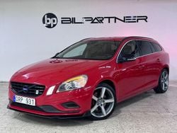 Röd Begagnad 2011 Volvo V60 R-Design Kombi | 99 900 kr (Marknadspris)