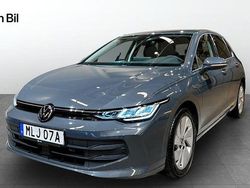 Mörkgrå (dolphin grey metallic) Begagnad 2025 VW Golf VIII Comfortline Halvkombi | 304 900 kr (Bra pris)