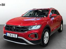 Röd Begagnad 2022 VW T-Roc Life SUV | 274 900 kr (Marknadspris)