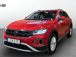 Röd Begagnad 2022 VW T-Roc Life SUV | 274 900 kr (Marknadspris)