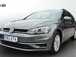 Mörkgrå (indium grey metallic) Begagnad 2017 VW Golf VII Kombi | 147 900 kr (Marknadspris)