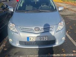 Blå Begagnad 2010 Toyota Auris Halvkombi | 85 000 kr (Marknadspris)