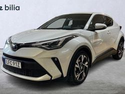 Vit Begagnad 2022 Toyota C-HR Edition SUV | 289 900 kr (Marknadspris)
