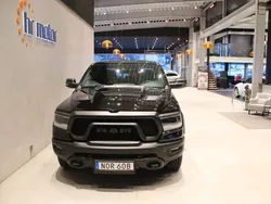 Svart Begagnad 2023 RAM 1500 Pickup | 1 111 250 kr