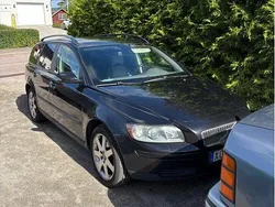 Svart Begagnad 2006 Volvo V50 Kinetic Kombi | 29 000 kr