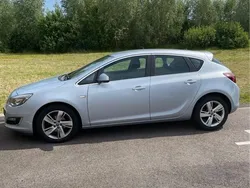 Grå Begagnad 2014 Opel Astra Sport Halvkombi | 73 000 kr (Marknadspris)