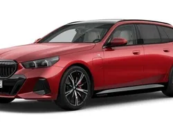 Röd (red) Begagnad 2025 BMW 530e Shadowline Kombi | 718 700 kr (Marknadspris)