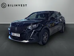 Svart Begagnad 2022 Peugeot e-2008 Active SUV | 194 900 kr (Marknadspris)