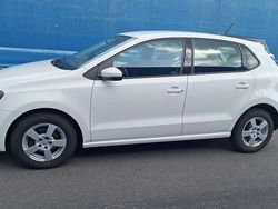 Vit Begagnad 2013 VW Polo Comfortline Halvkombi | 67 900 kr (Marknadspris)