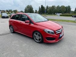 Röd Begagnad 2018 Mercedes B180 AMG Minibuss | 169 900 kr (Marknadspris)