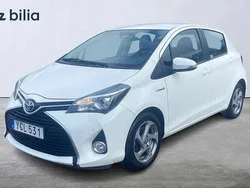 Vit Begagnad 2016 Toyota Yaris Hybrid Active Halvkombi | 159 900 kr (Lite dyr)