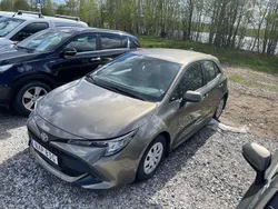 Grön Begagnad 2022 Toyota Corolla Hybrid Life Halvkombi | 229 900 kr (Marknadspris)