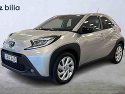 Silver Begagnad 2023 Toyota Aygo Comfort Halvkombi | 179 900 kr (Marknadspris)