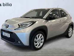 Silver Begagnad 2023 Toyota Aygo Comfort Halvkombi | 179 900 kr (Marknadspris)