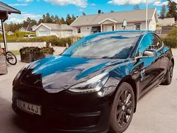 Svart Begagnad 2019 Tesla Model 3 Long Range AWD Sedan | 195 000 kr (Lite dyr)