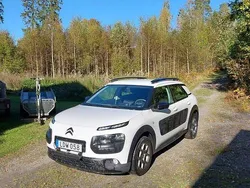 Vit Begagnad 2015 Citroën C4 Cactus Halvkombi | 110 000 kr (Dyr)