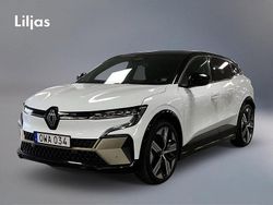 Vit Begagnad 2022 Renault Mégane Iconic Halvkombi | 299 000 kr (Marknadspris)