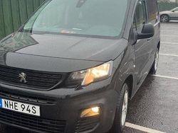 Svart Begagnad 2019 Peugeot Partner Minibuss | 95 000 kr