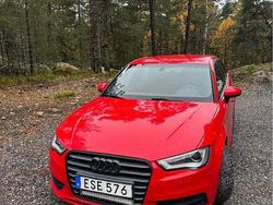 Röd Begagnad 2015 Audi A3 Sportback Halvkombi | 99 000 kr (Marknadspris)